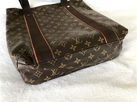 Louis Vuitton Cabas Beaubourg Tote .